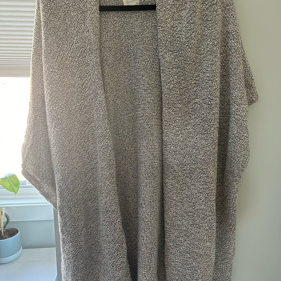 Selling a bundle of two. Grey poncho and grey/black speckled cardigan. - Picture 2 of 4